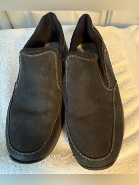Men's Black Slip-On Casual Loafers